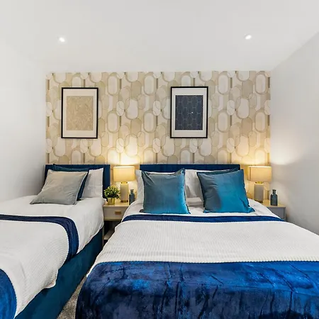 Stunning Spacious Leeds - Parking شقة ليدز