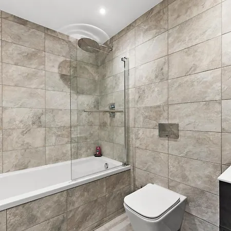 Apartman Stunning Spacious Leeds - Parking *