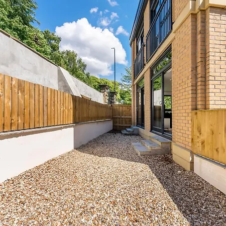 Stunning Spacious Leeds - Parking * ليدز