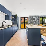 Stunning Spacious Leeds - Parking Leeds (West Yorkshire)