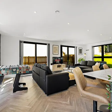 Stunning Spacious Leeds - Parking *