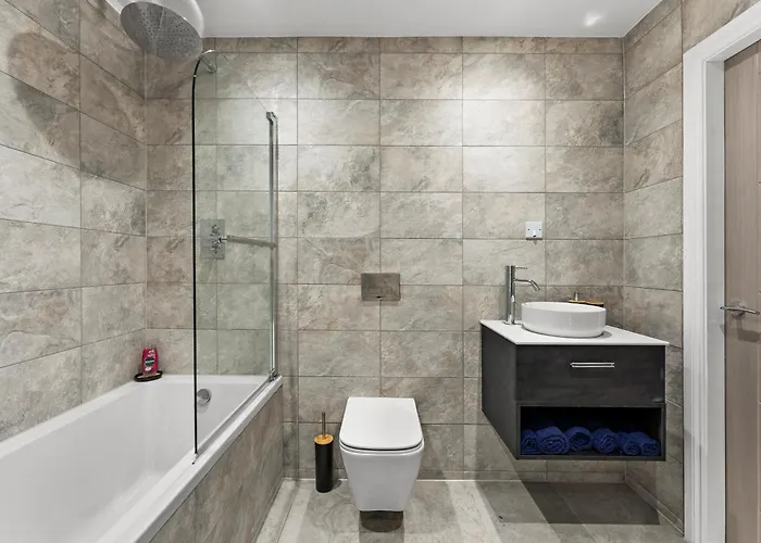 Stunning Spacious Leeds - Parking * 利兹