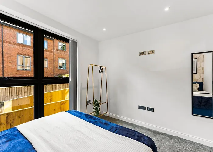 Stunning Spacious Leeds - Parking * 利兹