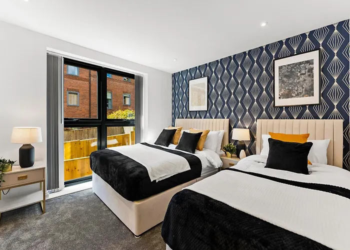 Stunning Spacious Leeds - Parking