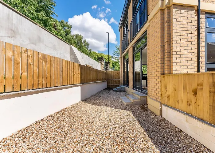 Stunning Spacious Leeds - Parking * 利兹