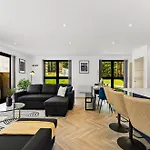 Stunning Spacious Leeds - Parking Apartmán