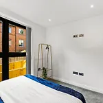 Stunning Spacious Leeds - Parking * Leeds (West Yorkshire)